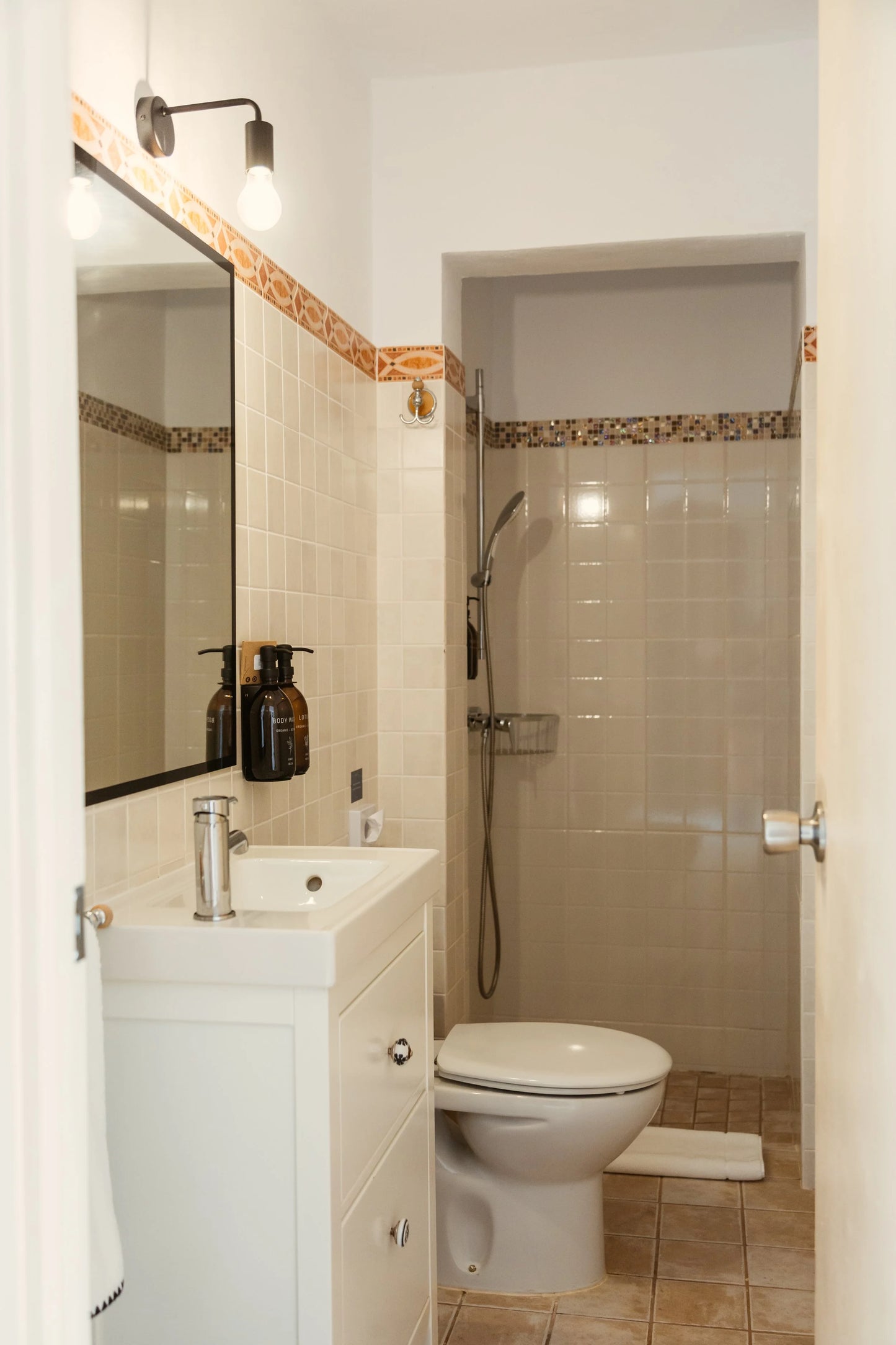 Private Room Inside of a Two Bedroom Apartment
